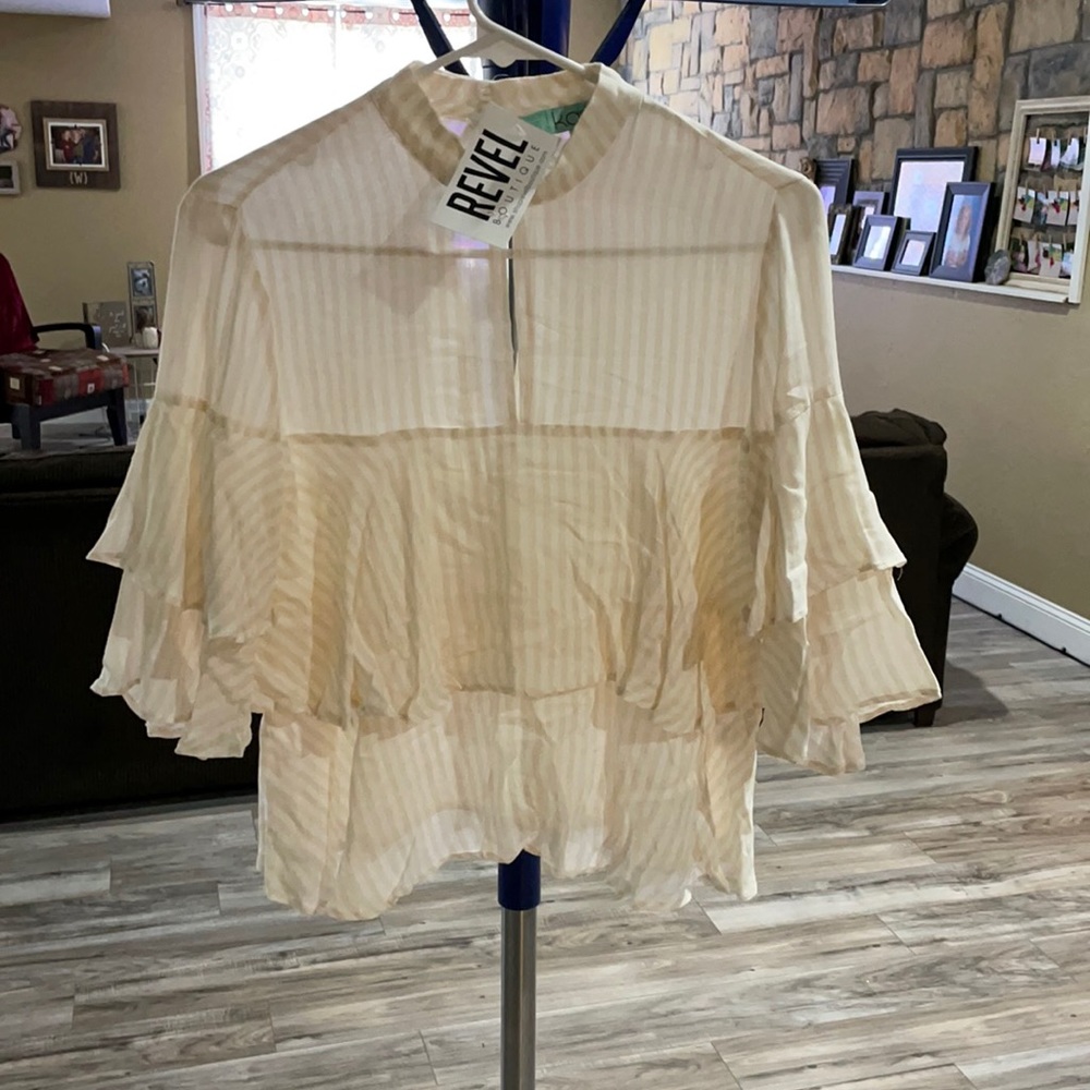 Key hole cream stripe blouse